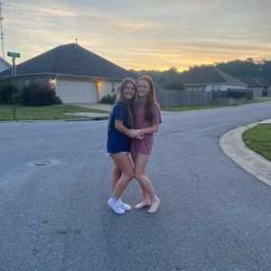 Meet your Posher, Ella